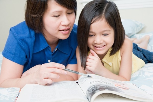 Trẻ học tiếng Anh hiệu quả hơn người lớn